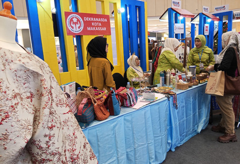 Makassar Travel Fair di Surabaya.