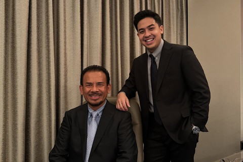 Jerome Polin bersama keluarganya. Foto: Instagram/@jeromepolin