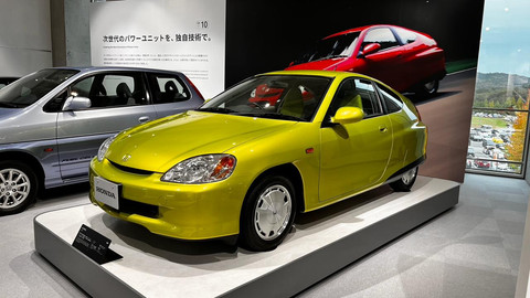 Mobil hybrid pertama Honda Insight. Foto: Aditya Pratama Niagara/kumparan