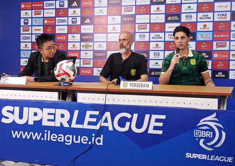 Kapten tim Persebaya Bruno Moreira (kanan). Foto: Masruroh/Basra