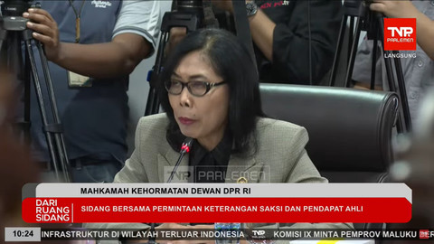Sidang MKD DPR terkait etik terhadap Adies Kadir, Sahroni, Nafa Urbach, Eko Patrio, dan Uya Kuya pada Senin (3/11/2025). Foto: YouTube/ TVR Parlemen