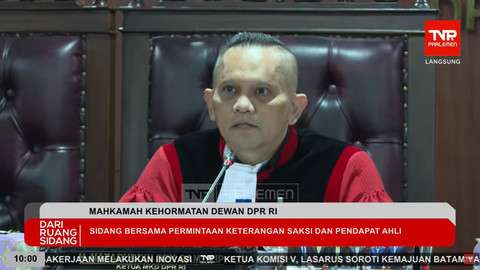 Sidang MKD DPR terkait etik terhadap Adies Kadir, Sahroni, Nafa Urbach, Eko Patrio, dan Uya Kuya pada Senin (3/11/2025). Foto: YouTube/ TVR Parlemen