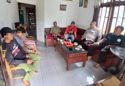 Suasana mediasi keluarga oleh polisi. Dok: Polres Malang