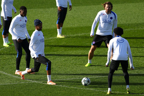 Pemain Paris Saint Germain mengikuti latihan jelang pertandingan lanjutan Liga Champions di Kampus Paris St Germain, Poissy, Prancis, Senin (3/11/2025). Foto: Gonzalo Fuentes/REUTERS
