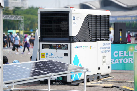 PLN Nusantara Power sebagai genset berbasis green hydrogen yang menjadi salah satu penyuplai energi pada event PLN Electric Run 2025. Foto: Dok. PLN