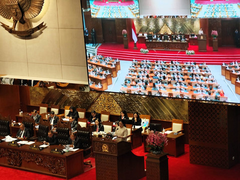 Ketua DPR Puan Maharani saat memberikan pidato di pembukaan Rapat Paripurna DPR Masa Persidangan II Tahun Sidang 2025-2026 pada Selasa (4/11/2025). Foto: Luthfi Humam/kumparan