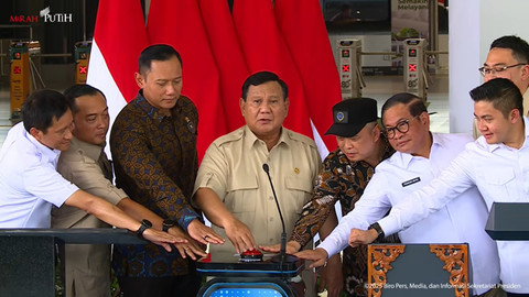Presiden Prabowo Subianto bersama jajaran meresmikan Stasiun Tanah Abang Baru, Jakarta, Selasa (4/11/2025). Foto: YouTube/Sekretariat Presiden