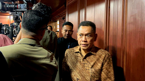 Anggota DPR nonaktif dari Golkar, Adies Kadir menghadiri ruang Sidang MKD DPR, Senayan, Jakarta untuk mengikuti sidang putusan terkait status keanggotaannya, Rabu (5/11/2025). Foto: Abid Raihan/kumparan