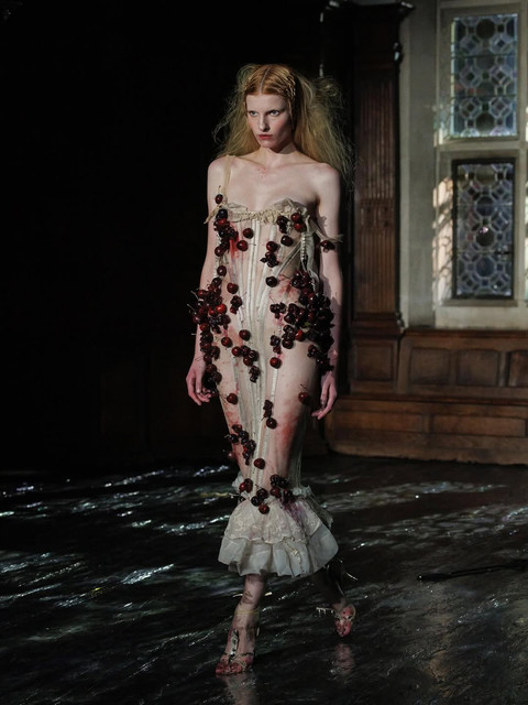 Koleksi Dilara Findikoglu di London Fashion Week Spring Summer 2026. Foto: Dilara Findikoglu