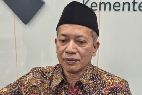 Menteri Koperasi Ferry Juliantono di Kantor Kemenkop, Jakarta Selatan, Kamis (6/11/2025). Foto: Argya D. Maheswara/kumparan 