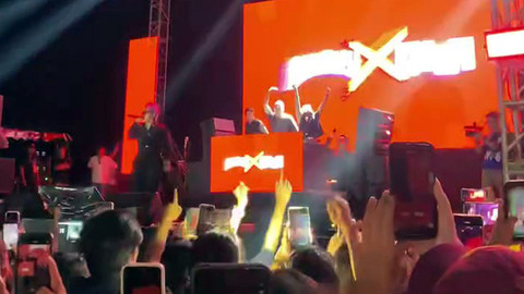 Perform salah satu artis di Pesta Rakyat Sulawesi Utara.