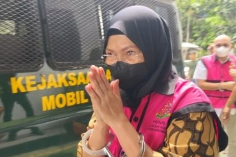 Tersangka kasus dugaan korupsi pengadaan Chromebook di Kemendikbudristek tahun 2019-2022 Sri Wahyuningsih Foto: Nadia Putri Rahmani/Antara