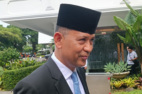 Mantan Rektor Universitas Pertahanan Amarulla Octavian tiba di Istana Negara, Jakarta Pusat, Senin (10/11/2025). Foto: Zamachsyari/kumparan