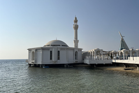 Masjid Al Rahmah, Floating Mosque, Jeddah, Arab Saudi, Sabtu (8/11/2025). Foto: Giovanni/kumparan