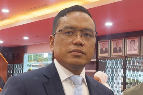 Direktur Utama Pertamina Simon Aloysius Mantiri di Kantor Kementerian ESDM, Jakarta Pusat, Senin (10/11/2025). Foto: Widya Islamiati/kumparan