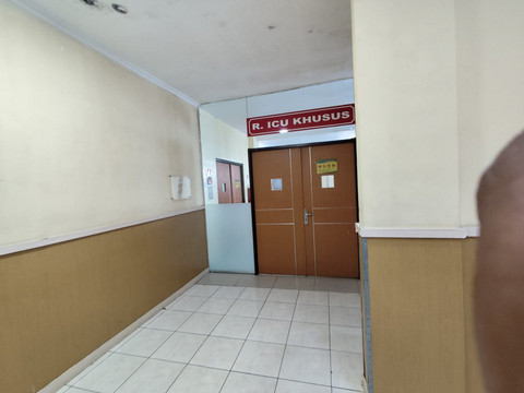 Ruang ICU Khusus RS Polri Kramat Jati, Lokasi ABH pelaku ledakan SMAN 72 dirawat. Foto: Rachmadi Rasyad/kumparan