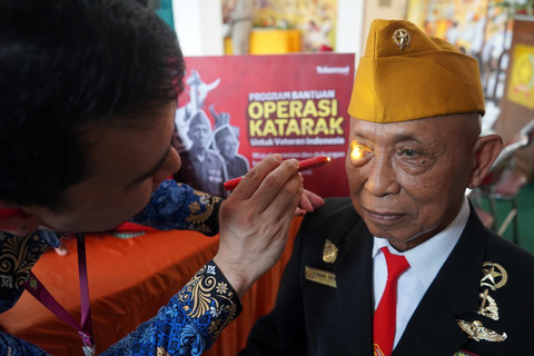 Operasi katarak diharapkan dapat mengembalikan penglihatan, harapan, dan kualitas hidup para veteran pahlawan perjuangan kemerdekaan dan kedaulatan bangsa.  Foto: Dok. Telkomsel