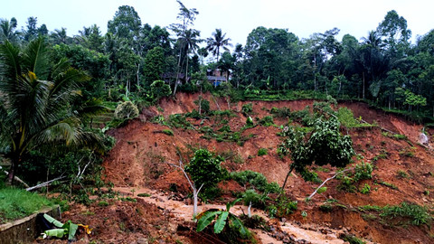 Longsor di Kabupaten Garut, Selasa (11/11/2025).  Foto: Dok. BPBD Kabupaten Garut