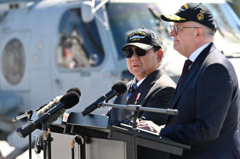 Perdana Menteri (PM) Australia Anthony Albanese dalam keterangan pers bersama Presiden Republik Indonesia Prabowo Subianto di atas kapal HMAS Canberra, Garden Island Naval Base, Australia, pada Rabu, (12/11/2025). Foto: Cahyo - Biro Pers Sekretariat Presiden