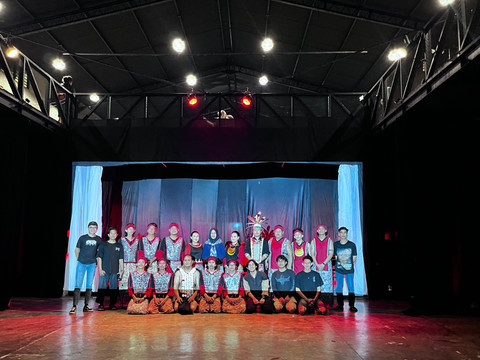 Para aktor atau pemain berfoto bersama. Foto: Dok. Hi!Pontianak