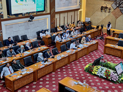 Komisi IX DPR RI menggelar rapat Panitia Kerja (Panja) Jaminan Kesehatan Nasional (JKN) di Gedung Parlemen, Jakarta Pusat pada Kamis (13/11/2025).  Foto: Argya D. Maheswara/kumparan 