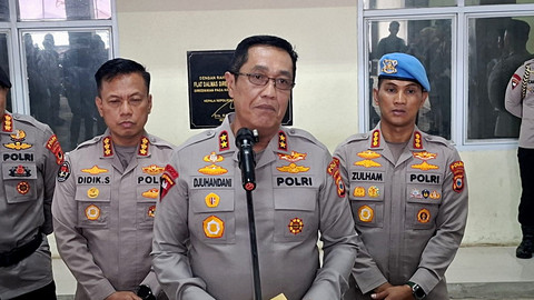 Kapolda Sulsel, Irjen Pol Djuhandhani Rahardjo Puro (tengah). Foto: Dok. kumparan