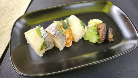 Organisai JFOODO perkenalkan ragam bahan makanan halal Jepang dalam acara 'Authentic Cultural Dining' di Plataran, Jakarta, Kamis (13/11/2025) Foto: Azalia Amadea/kumparan