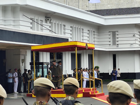 Menteri Pertahanan (Menhan) Sjafrie Sjamsoeddin menerima kunjungan Panglima Angkatan Bersenjata Yordania Major General Pilot Yousef Ahmed Al-Hunaity di Kantor Kemhan pada Jumat (14/11/2025). Foto: Luthfi Humam/kumparan