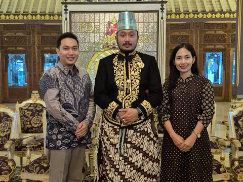 Maha Menteri atau Patih, Kanjeng Gusti Panembahan Tedjowulan, menggelar rapat internal kerabat Keraton Surakarta di Sasana Handrawina, Kamis (13/11/2025). Foto: Dok. kumparan