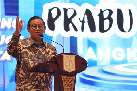 Gubernur DKI Jakarta, Pramono Anung di acara pengukuhan 1.000 siswa duta Tramtibum (PRABU) 2025 di JIExpo Kemayoran, Jakarta, Kamis (13/11).  Foto: Dok. Pusdatin Satpol PP