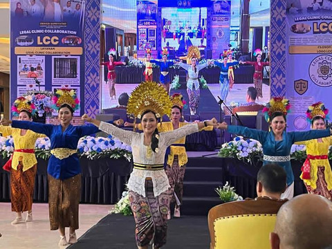 Tari kreasi yang ditampilkan oleh warga binaan Lapas Perempuan Kelas IIA Palembang/Anyelir. 