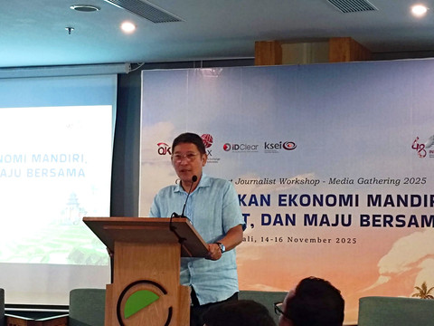 Kepala Eksekutif Pengawas Pasar Modal, Keuangan Derivatif, dan Bursa Karbon OJK, Inarno Djajadi menghadiri acara Media Gathering Capital Market Journalist Workshop di Bali, Sabtu (15/11/2025). Foto: Muhammad Fhandra Hardiyon/kumparan