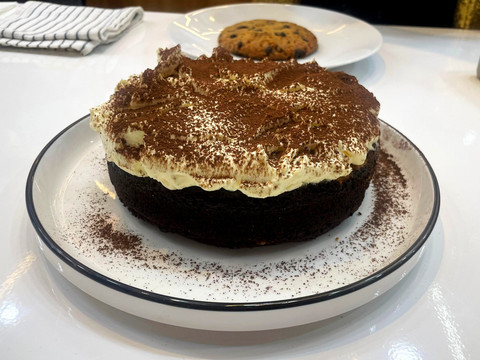Hasil brokies tiramisu ala Chef Juna.   Foto: Salsha Okta Fairuz/kumparan