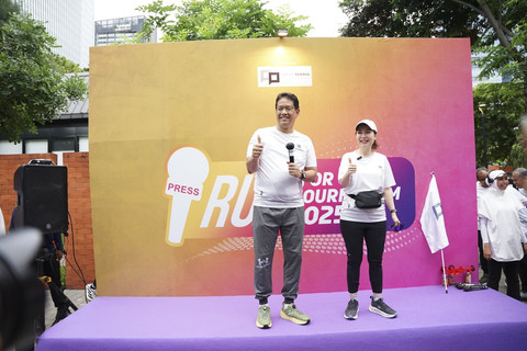 Menteri Keuangan Purbaya Yudhi Sadewa saat acara Fun Run For Good Journalism 2025 yang diselenggarakan Forum Pemred di Universitas Atmajaya Jakarta, Minggu (16/11/2025). Foto: Dok. Istimewa