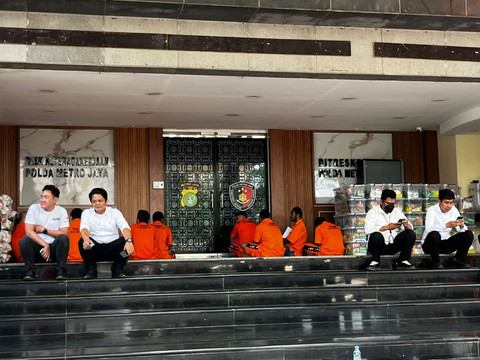 Rekonstruksi kasus kepala cabang Bank di Polda Metro Jaya, Senin (17/11/2025). Foto: Rayyan Farhansyah/kumparan