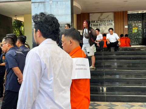 Rekonstruksi kasus kepala cabang Bank di Polda Metro Jaya, Senin (17/11/2025). Foto: Rayyan Farhansyah/kumparan