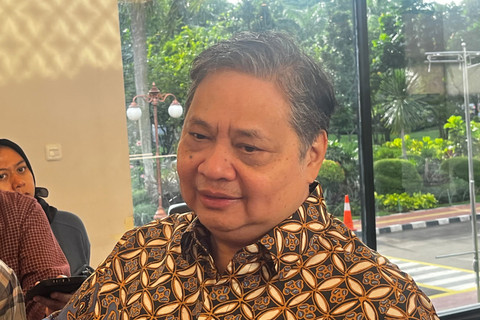 Menko Bidang Perekonomian Airlangga Hartarto di Kantor Kemenko Bidang Perekonomian, Jakarta, Senin (17/11/2025). Foto: Widya/kumparan