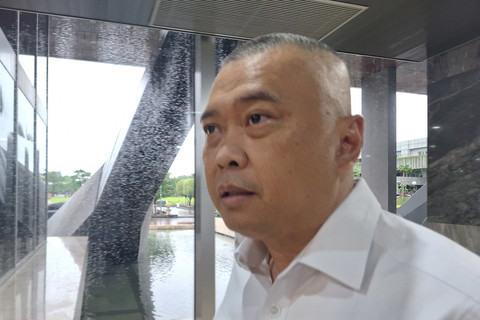 Menhub Dudy Purwagandhi ditemui usai rapat dengan Komisi V DPR RI di Gedung Parlemen, Jakarta Pusat, Selasa (18/11/2025). Foto: Argya Maheswara/kumparan