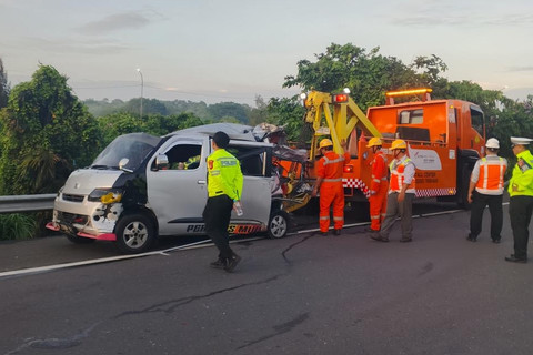 Kecelakaan di Tol Cipali, Selasa (18/11/2025). Foto: Polres Purwakarta