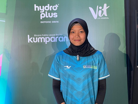 Mellenia Dinda Saputri, wasit di MilkLife Soccer Challenge Malang Seri 1 2025/26. Foto: Aji Nugrahanto/kumparan