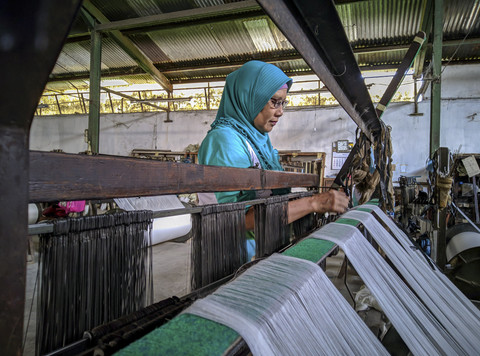 Ilustrasi Slow Fashion. Foto: Shutterstock