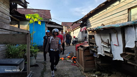 Penertiban kelang sabung ayam di komplek Merano, Sintang. Foto: Dok. Polres Sintang