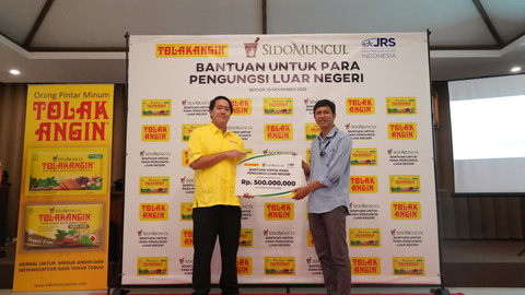 PT. Industri Jamu Dan Farmasi Sido Muncul Tbk (Sido Muncul) menggandeng Yayasan Jesuit Refugee Service Indonesia (JRS Indonesia) untuk membantu pengungsi asing di kawasan Bogor. Foto: kumparan