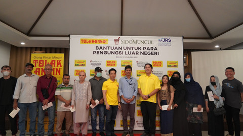 PT. Industri Jamu Dan Farmasi Sido Muncul Tbk (Sido Muncul) menggandeng Yayasan Jesuit Refugee Service Indonesia (JRS Indonesia) untuk membantu pengungsi asing di kawasan Bogor. Foto: kumparan
