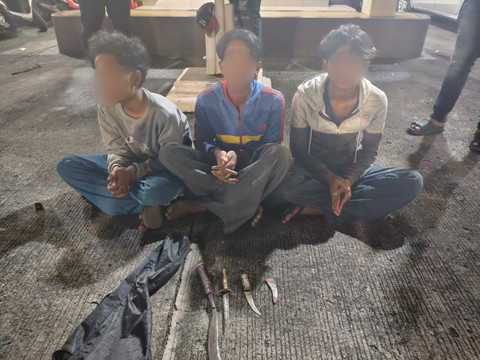 Tiga pengamen ondel-ondel yang membacok pengamen ukulele di Koja, Jakarta Utara. Foto: Dok. Istimewa