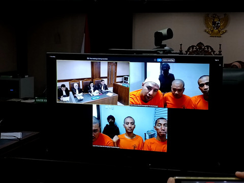 Ammar Zoni dalam sidang kasus peredaran narkotika, PN Jakarta Pusat, Kamis (20/11).  Foto: Giovanni/kumparan