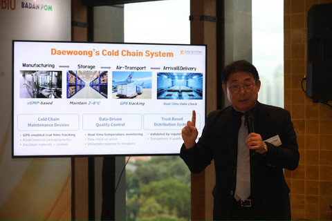 Head of Daewoong Indonesia Business Unit, Baik In Hyun di acara Anti-Counterfeit Media Briefing 2025, pada Kamis (13/11). Foto: Daewoong Pharmaceutical Company Indonesia