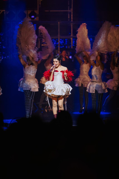 Tampilan Andien saat konser Suarasmara di Istora Senaya pada Sabtu (15/11). Foto: Poplicist Publicist/Arman Febryan