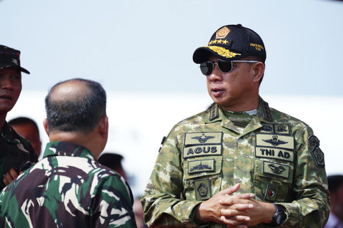 Panglima TNI Agus Subiyanto meninjau rangkaian Latihan Terintegrasi TNI Tahun 2025 yang digelar di kawasan Bandara PT IMIP, Morowali, Sulawesi Tengah, Kamis (20/11/2025). Foto: Dok. Puspen TNI