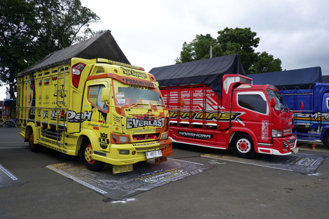Warna-warni truk Fuso di Jambore Nasional Canter Mania Indonesia Community ke-12 di Purwokerto. Foto: Aditya Pratama Niagara/kumparan